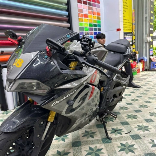 DEMON 150 Wrap Đổi Màu Đen kim tuyến 